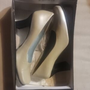 Nine West Cream and Black Heels